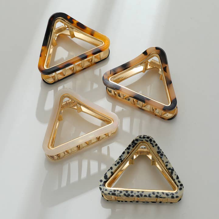 Amelie Core | Small Classic Triangle Metal Claw Clip and other Purchase Wholesale cloud clip. Free Returns & Net 60 Terms on Faire trending on Faire.