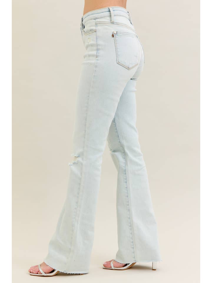LT Mid Rise Distressed & Fray Hem Bootcut for wholesale on Faire5