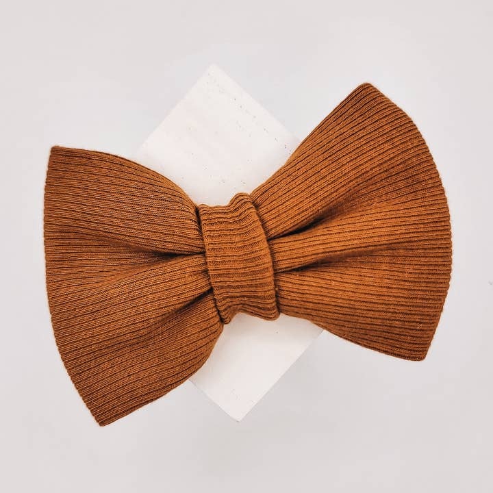 Papillon in foglia d'acero per la vendita all'ingrosso da parte di Three Paws