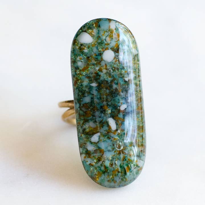 ”Sten” oval ring för wholesale av Katie Kismet