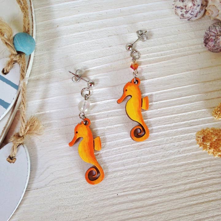 Oorbellen met hanger van Seahorse voor wholesale door Daffodil