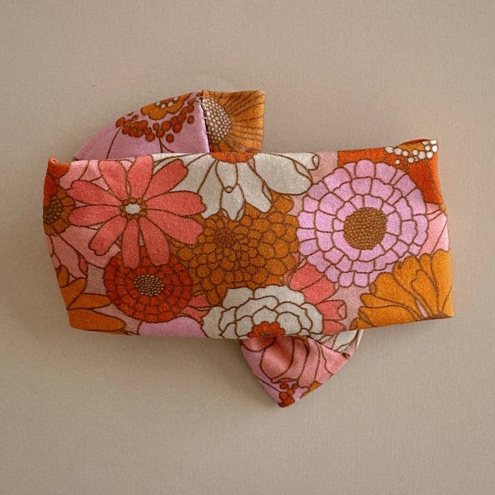 Bloom Headwraps – Bandana - Mulher por atacado – Groovy Blooms Tie On Headwrap0