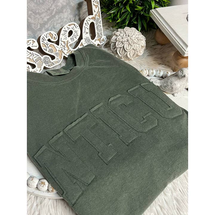 April's Sew Vinyl - Wholesale Shirt - Unisex - NEW SHIRT Tone on Tone Popular Raggy T-Shirt, Youth, Adult