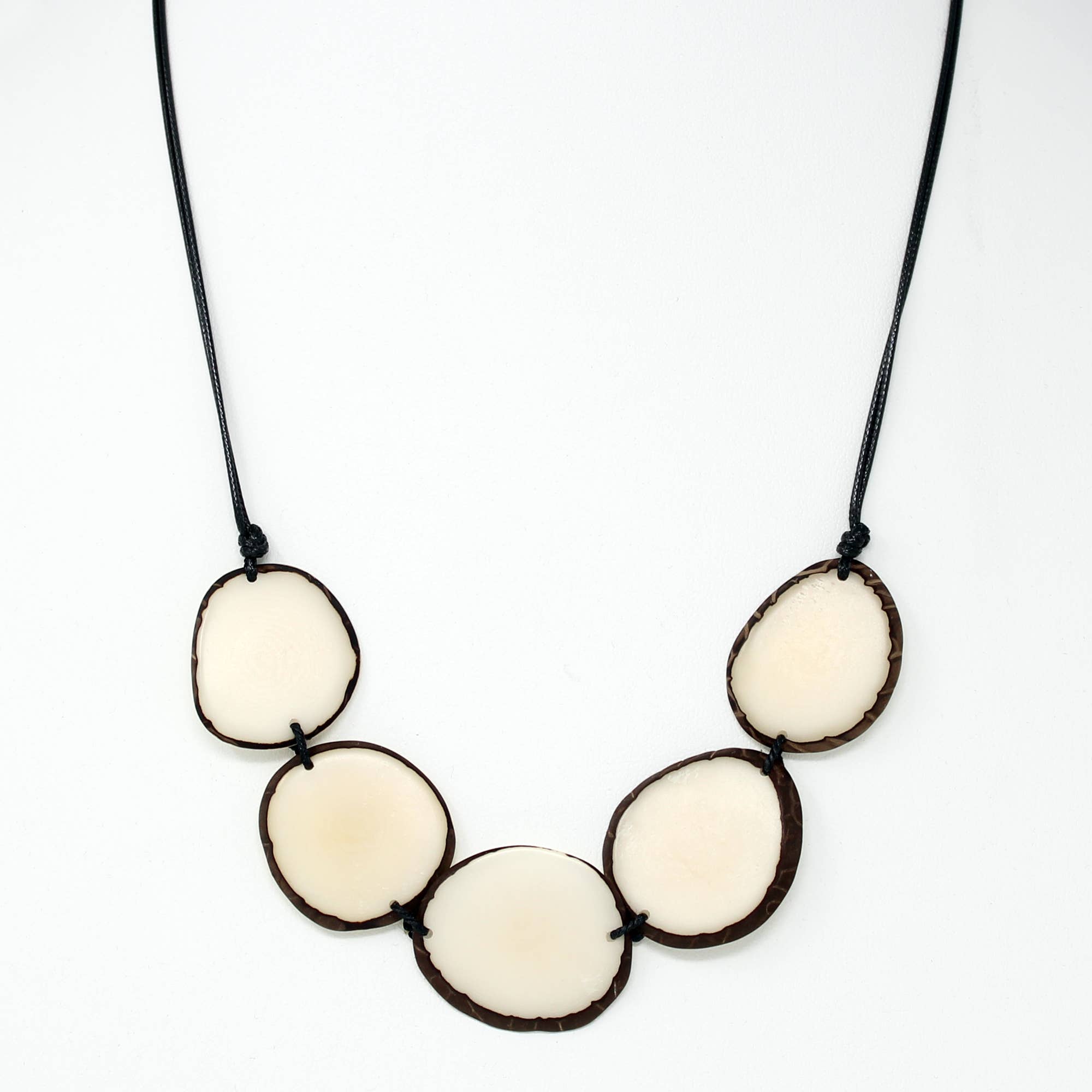 Muichic Natural Jewelry – Großhandel Perlenkette – Chips Tagua Halskette, handgefertigt, Fairtrade, leicht7