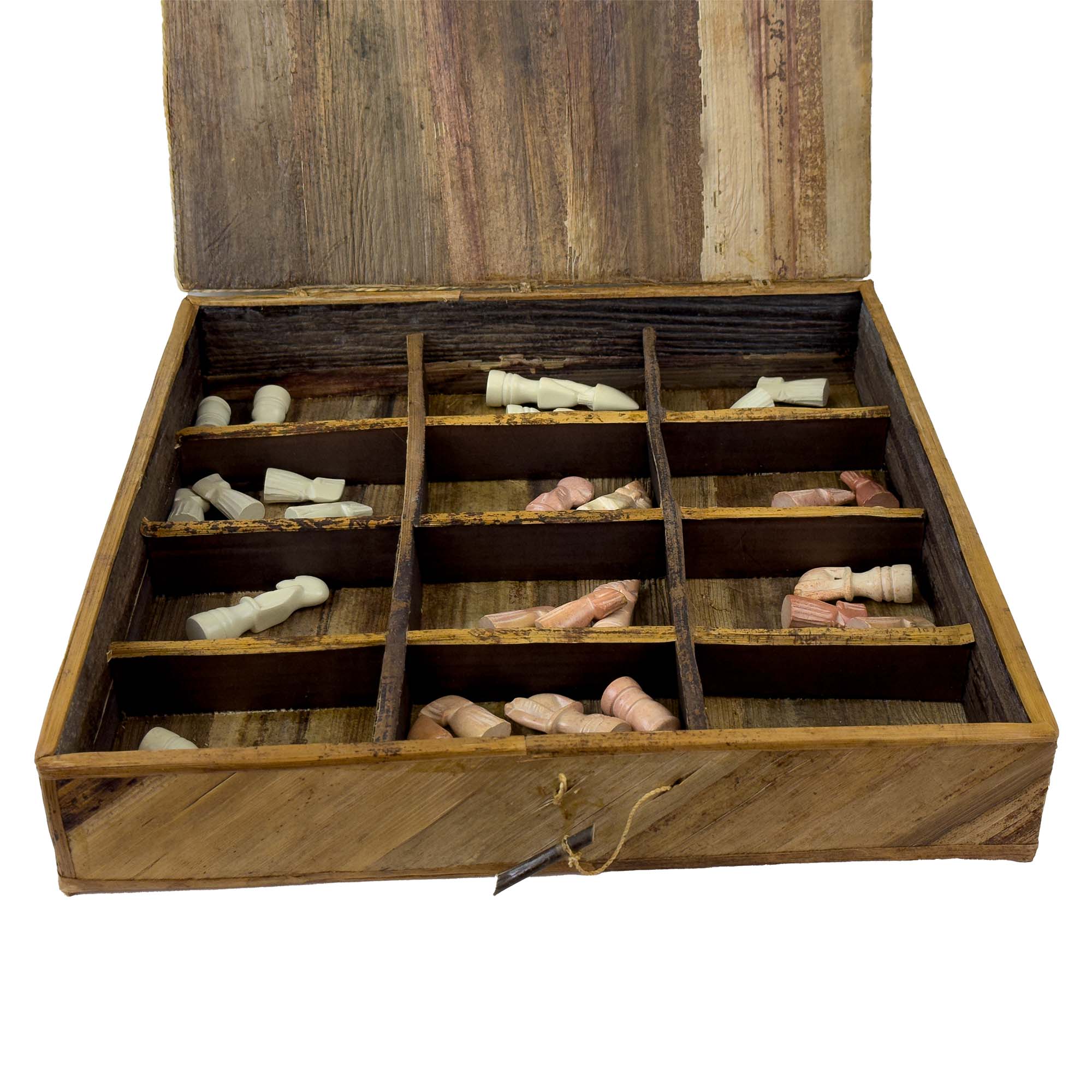 Global Crafts – Großhandel Brettspiele – Handgeschnetztes Schachspiel aus Speckstein mit Maasai-Stücken in Geschenkbox5