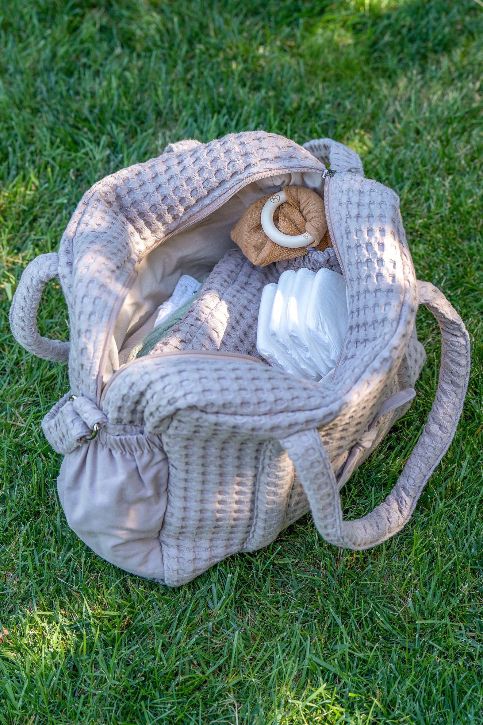 BB&Co – Großhandel Wickeltasche – Baby – Geprägte Wickeltasche aus Baumwolle – Latté9