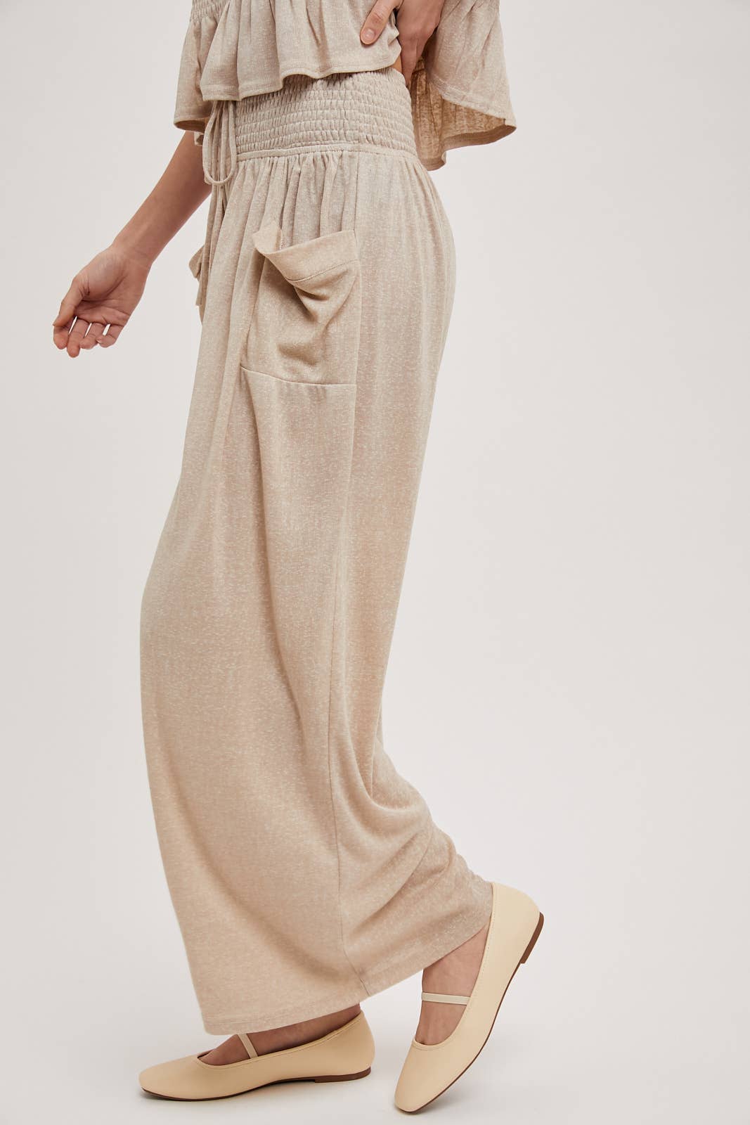 Bluivy – wholesale Set med topp och byxa – Dam – AVSLAPPNAD STICKAD SMOCKAD TOPP OCH BREDA BYXOR SET10