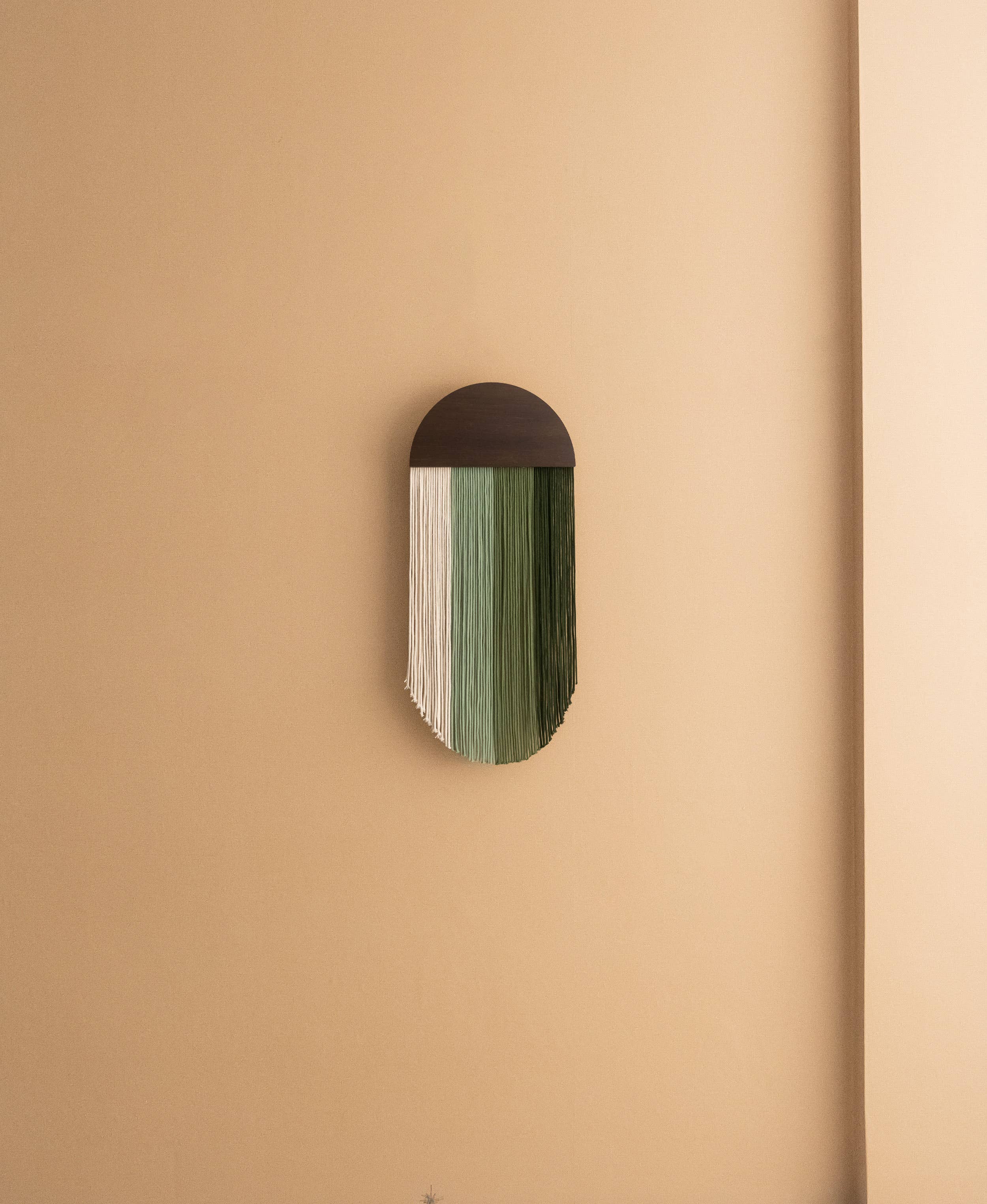 MinhandBros - Wholesale Tapestry/Textile - Macrame Fiber Wall Hanging U185