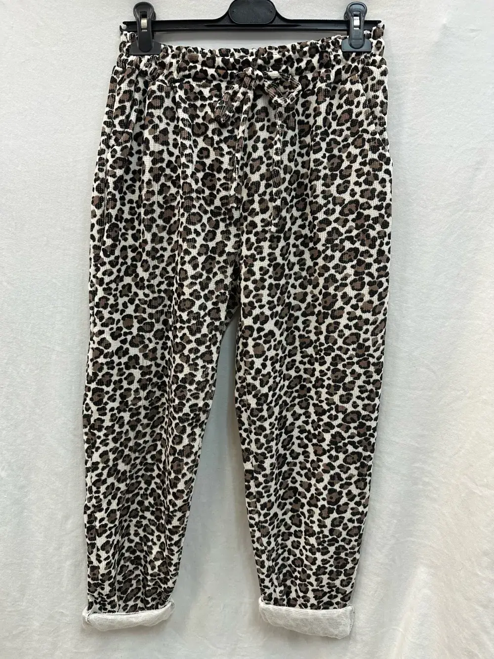 Mimi & Gogo - Venta al por mayor Pantalones de chándal/cómodos - Mujer - Pantalón de chándal de terciopelo con estampado de leopardo @4371_PaVCotletLeo5
