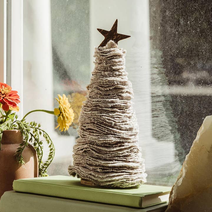 Grain of Rice Project - Wholesale Christmas Decoration - Stacked Sweater Christmas Tree1