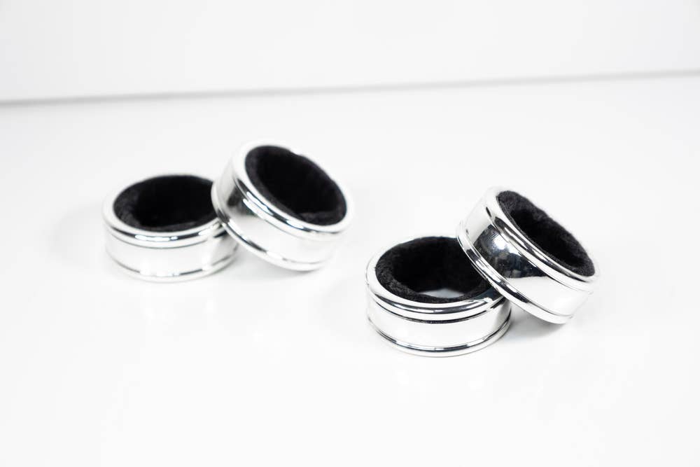 Roberts and Dore – wholesale Wine stopper – Set Of 4 Bottle Collars Silverplated1