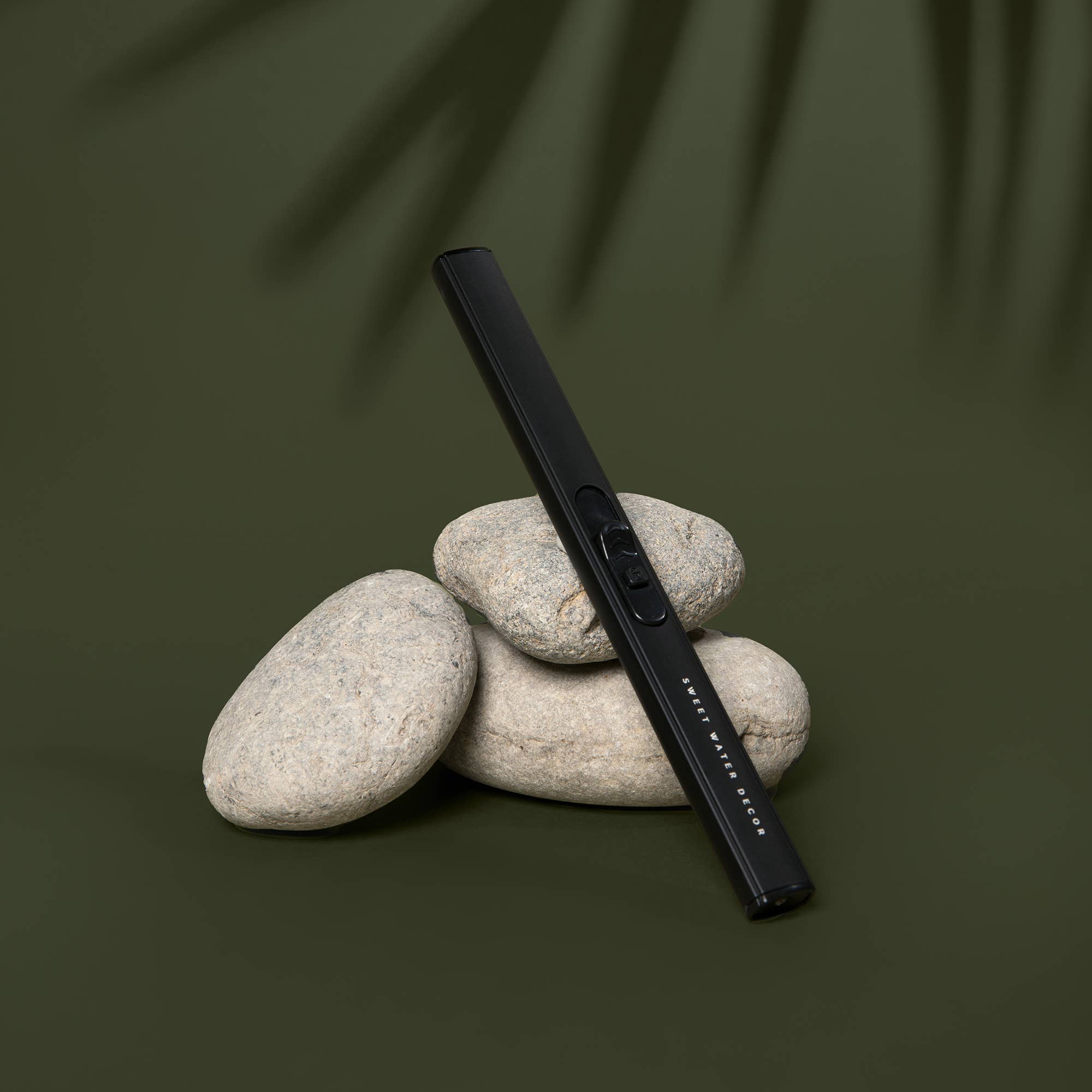 Sweet Water Decor - Wholesale Aansteker - Zwarte oplaadbare elektrische aansteker - woondecoratie en cadeaus10