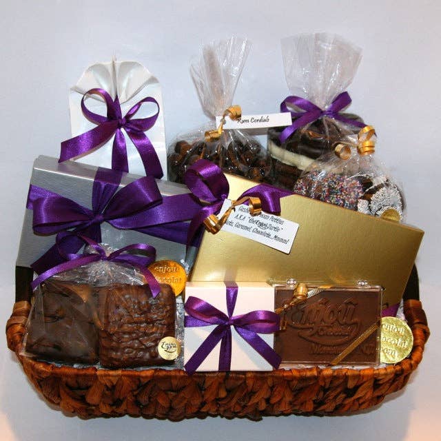 Sympathy Basket 100 for wholesale by Enjou Chocolat