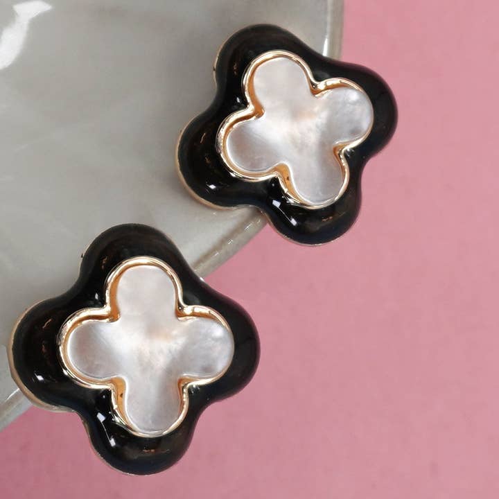 GOLD VINTAGE BLACK OUTLINED PEARL CLOVER STUD EARRINGS | 80E6960 for wholesale on Faire0