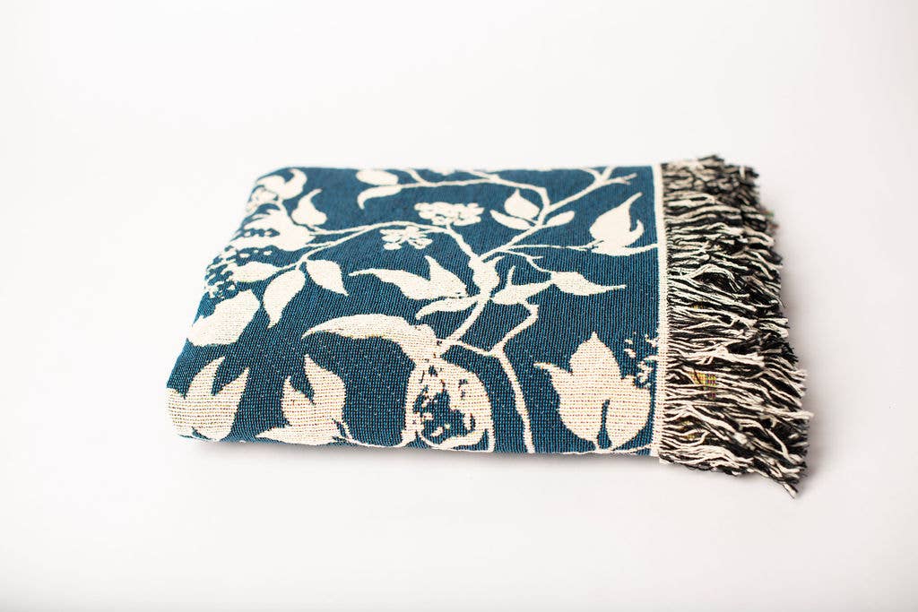 Kindly Woven - Vendita all'ingrosso Plaid - Coperta Wren – Tidesong - Collaborazione Artista – Frange – Prodotto negli USA2