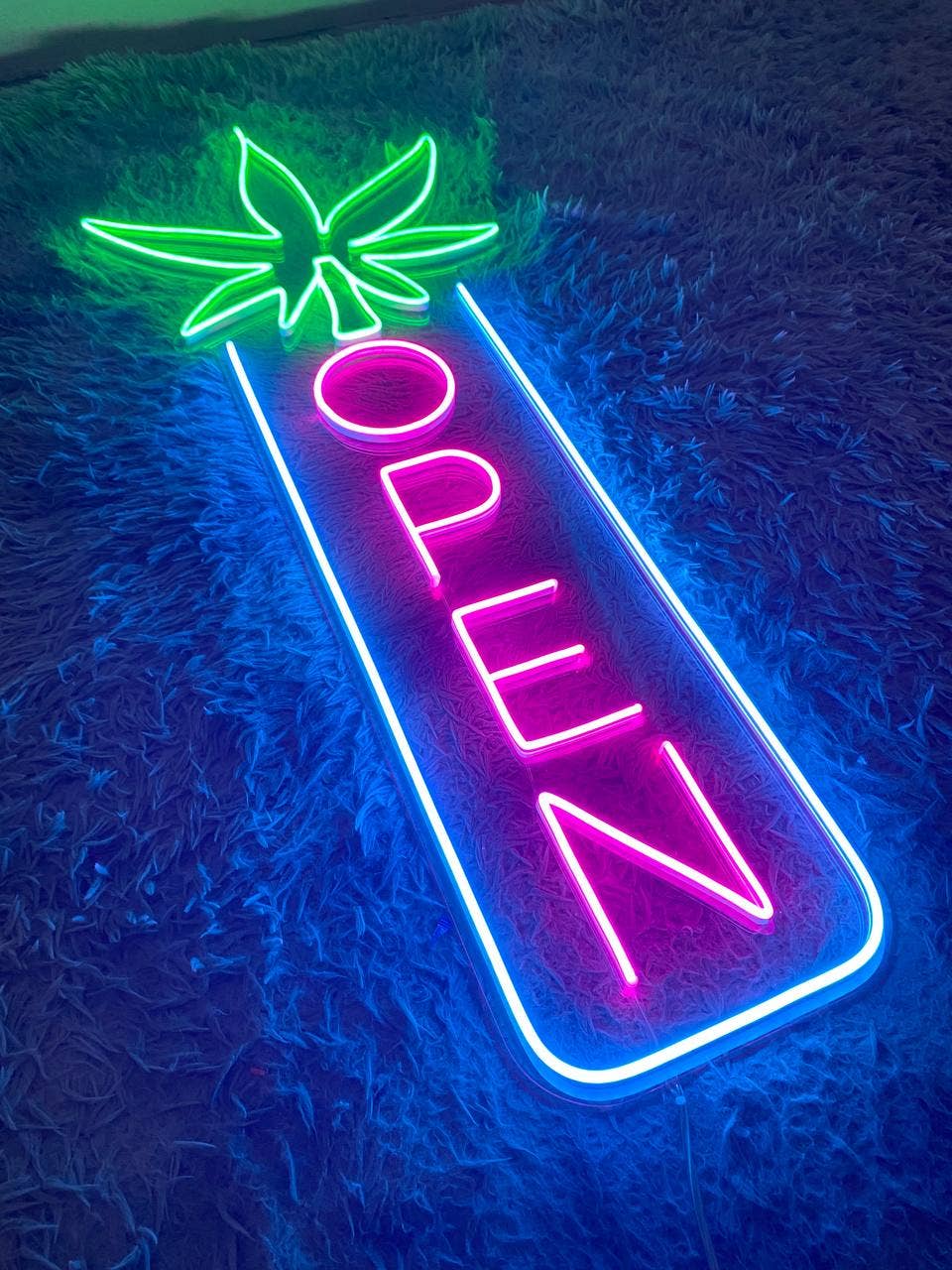 Glow Neon - Wholesale Neon Sign - Indoor Cannabis Open Sign, Marijuana Sign Decoration Led2