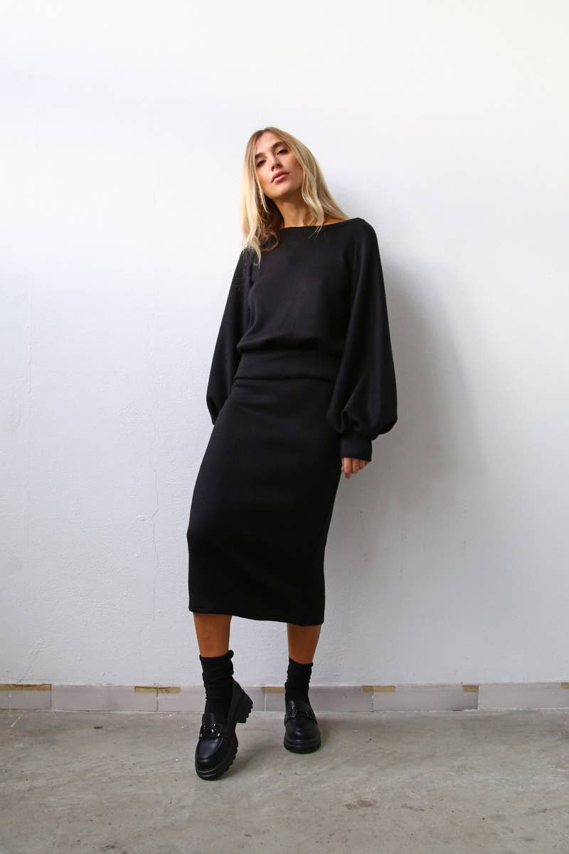 Negro A4061 FITTED BLACK WOOL MIDI SKIRT for wholesale on Faire11