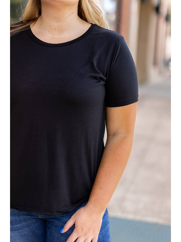 Black Crewneck Tee for wholesale on Faire7