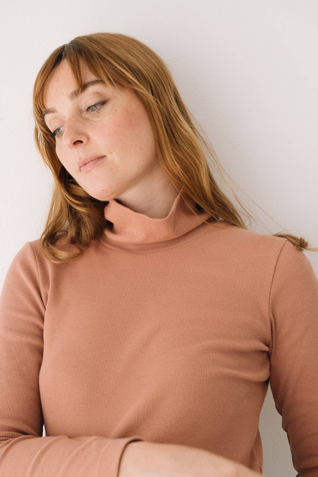 Pink Top orgánico de cuello alto acanalado en rosa for wholesale on Faire2