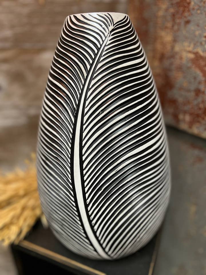 New Zealand Genie Vase 12in for wholesale by Wholesale Home Decor