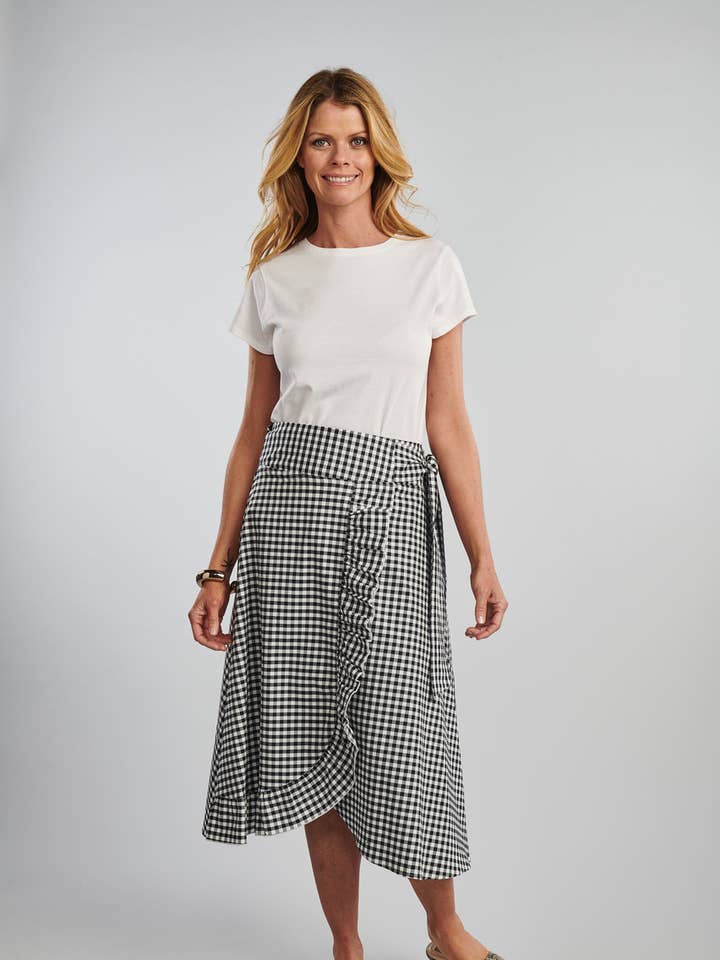 La jupe portefeuille pour la vente par Claridge + King