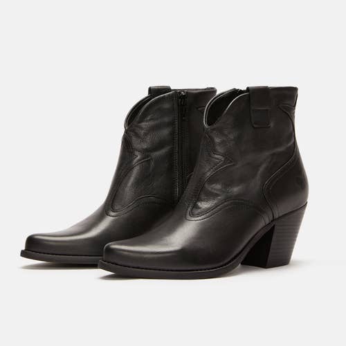 Black Women's Laredo Leather Cowboy Ankle Boots for wholesale on Faire