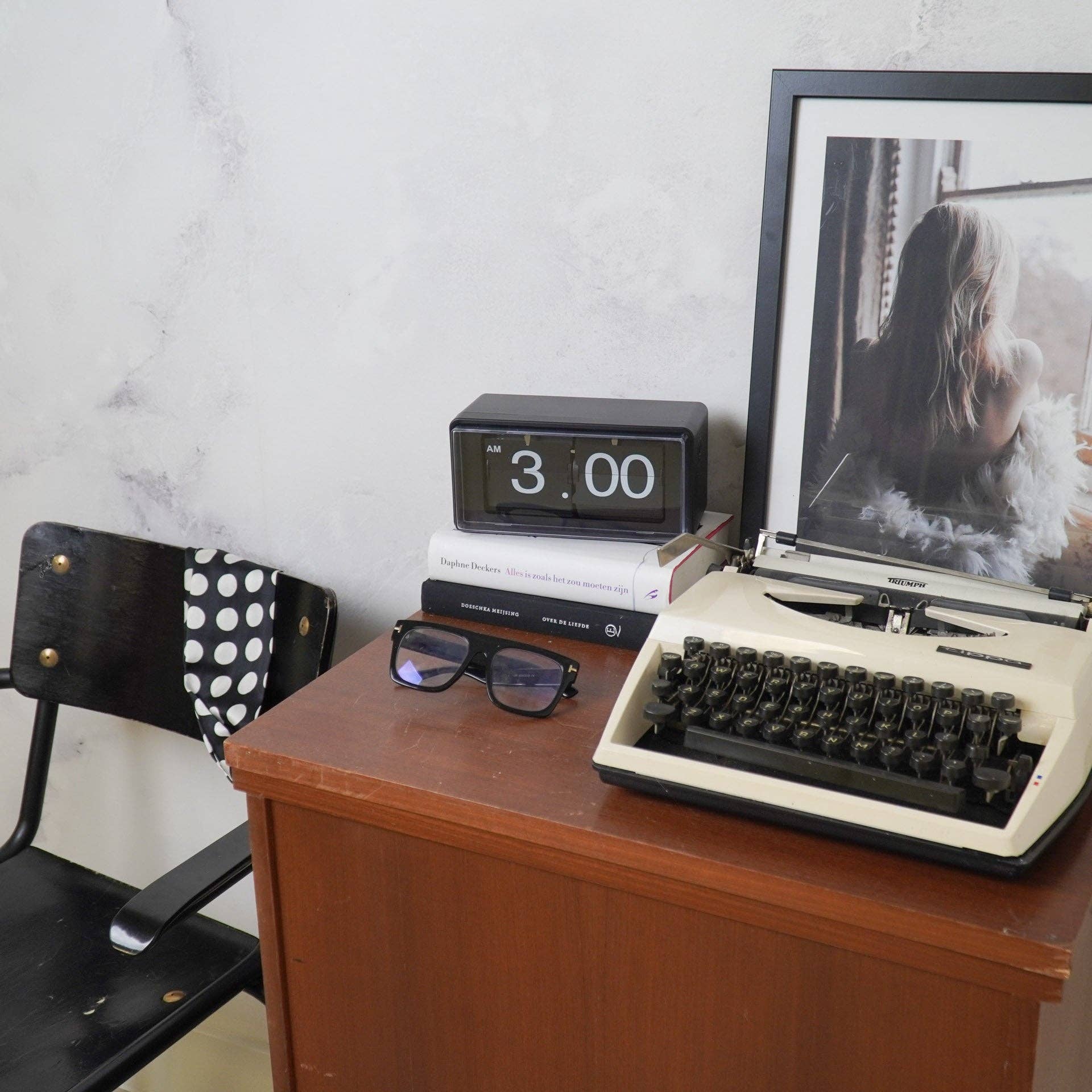 Housevitamin bv - Venta al por mayor Relojes de escritorio - Reloj - Reloj de Gabinete Volteable - Negro - 22x13x11,5cm5