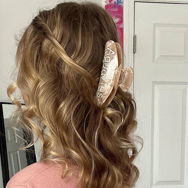 Clip a forma di artiglio ingioiellato Zodiac per la vendita all'ingrosso da parte di cutandcropped