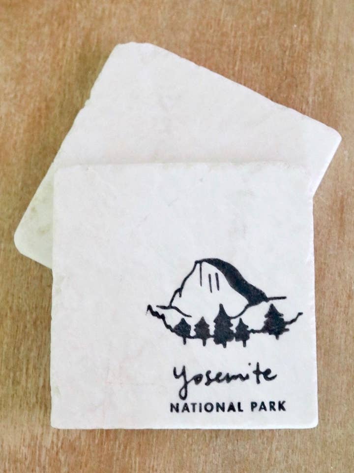 Ensemble de dessous de verre du parc national Yosemite pour la vente par Lace, Grace & Peonies Marble Coasters