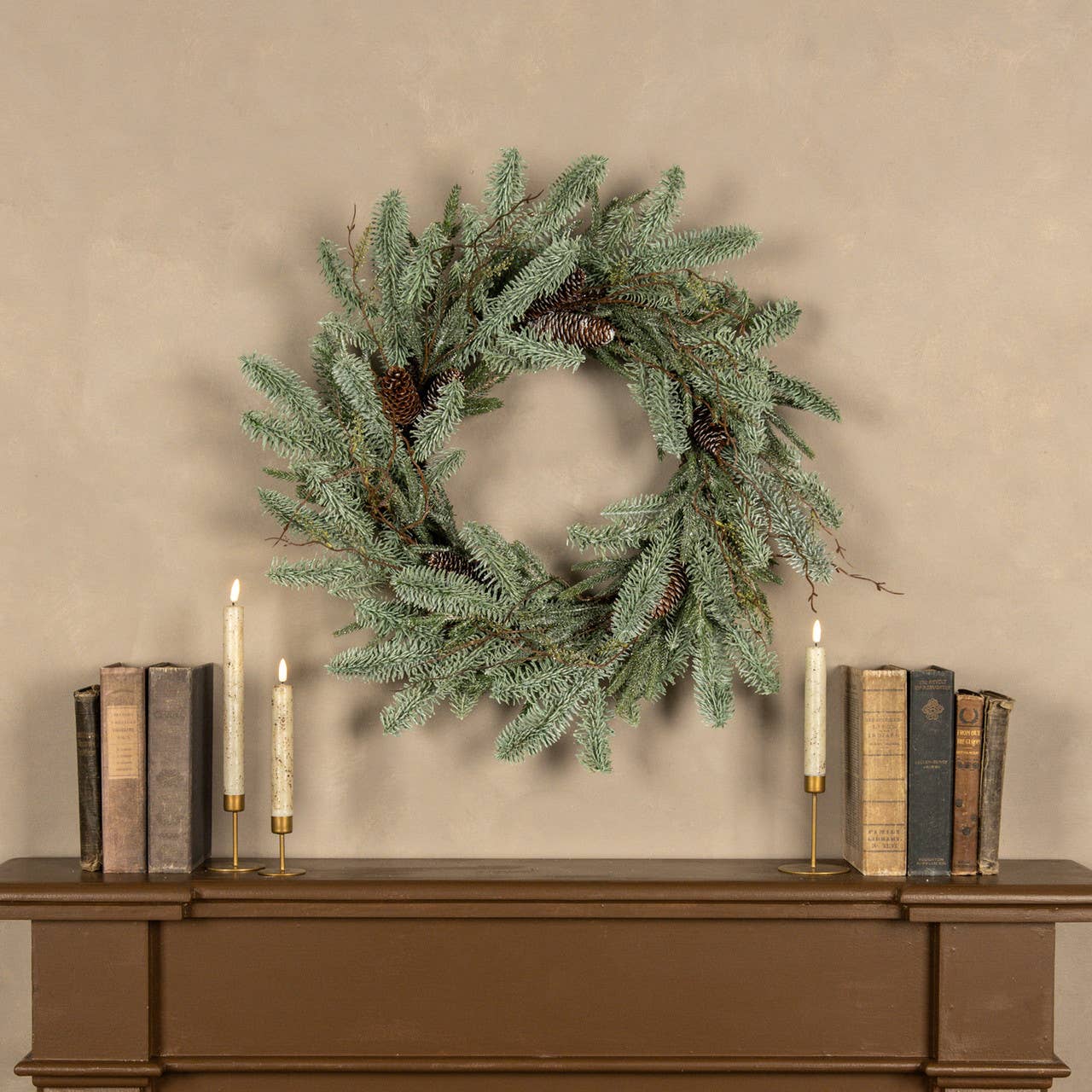Ragon House - Wholesale Wreath - 24" ICY HEMLOCK & PINE WREATH