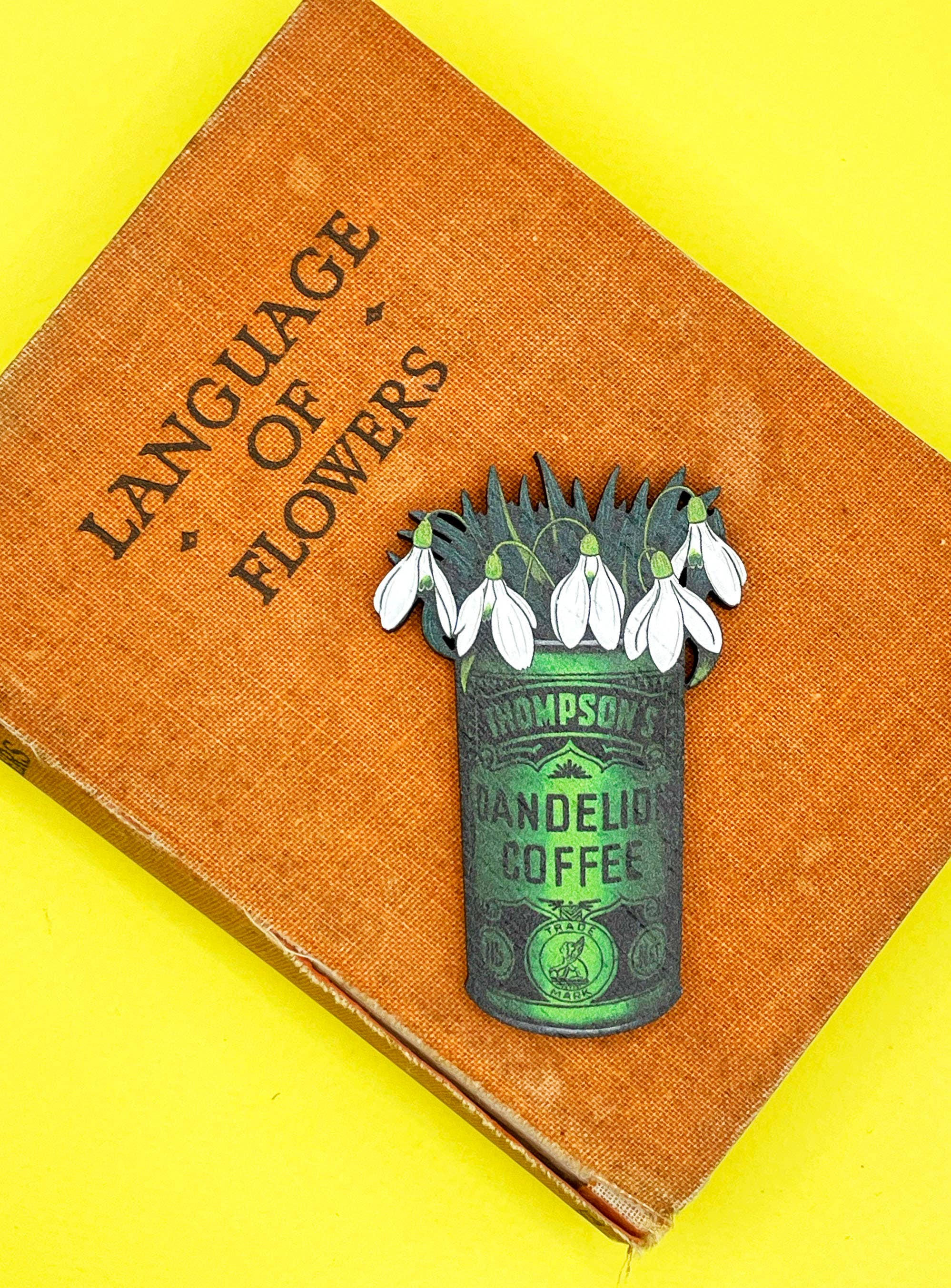 Su Owen – wholesale Brooch – Vintage Flower Wooden Pin Badge - Snowdrops1