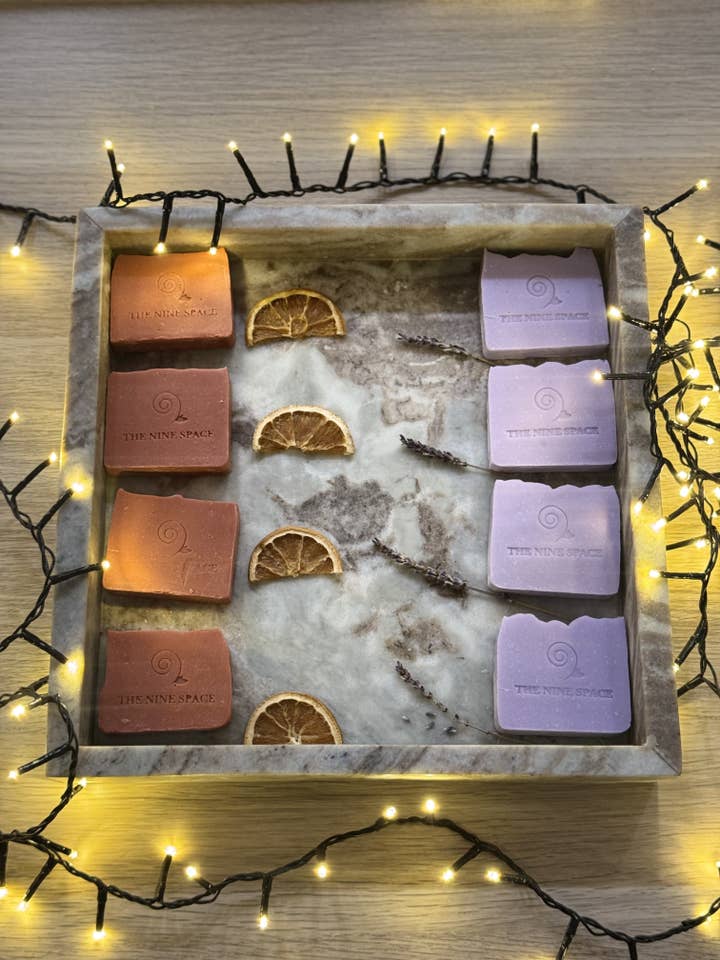 Savon naturel – Nettoyage doux et soin pour ta peau pour la vente par THE NINE SPACE
