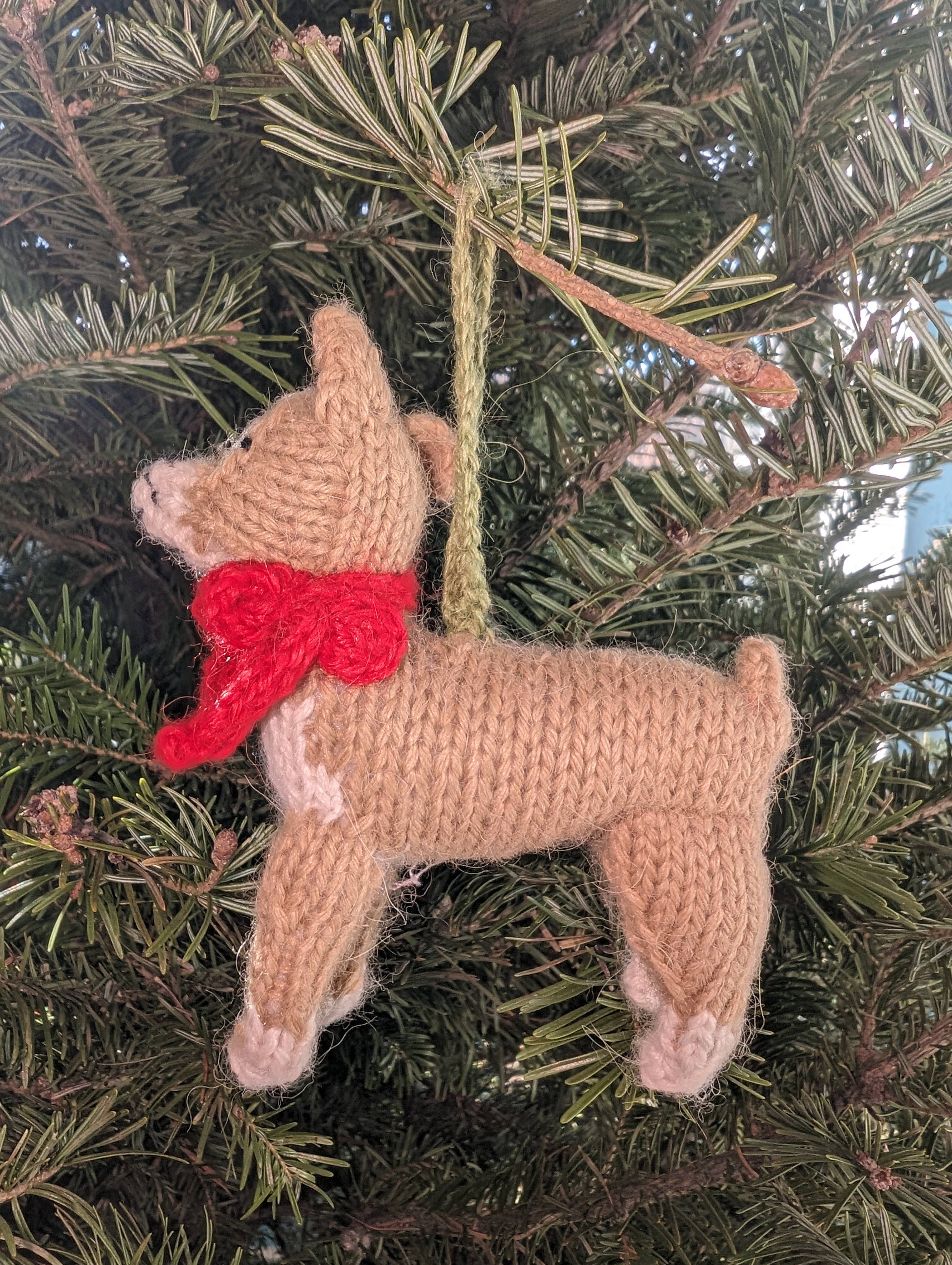 Arcadia Home – Großhandel Verzierung – Chihuahua handgestrickter Alpaka-Weihnachtsschmuck, Hundegeschenk1
