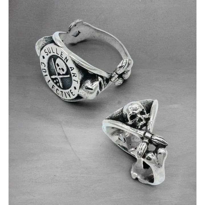 Bague insigne en os pour la vente par Sullen Clothing