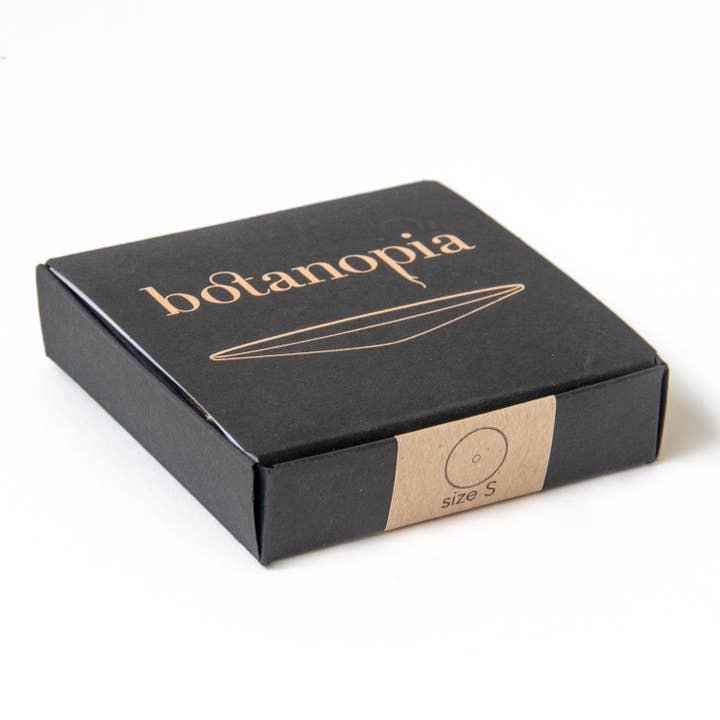 Botanopia - gifts , decor and cards for plant lovers - Wholesale Plant Pot - Porcelain Germination & Propagation Plate size S13