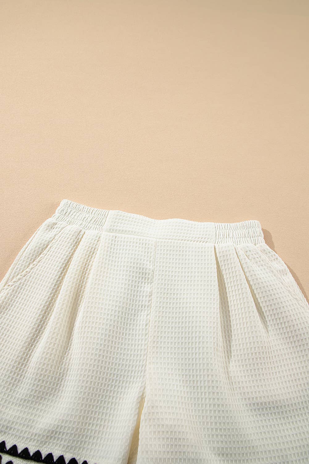 White Waffle Texture Contrast Ricrac Hemline Casual Shorts for wholesale on Faire2
