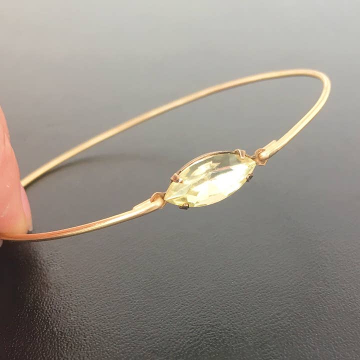 Armband aus hellgrünem Glasstein für den Großhandel von Frosted Willow