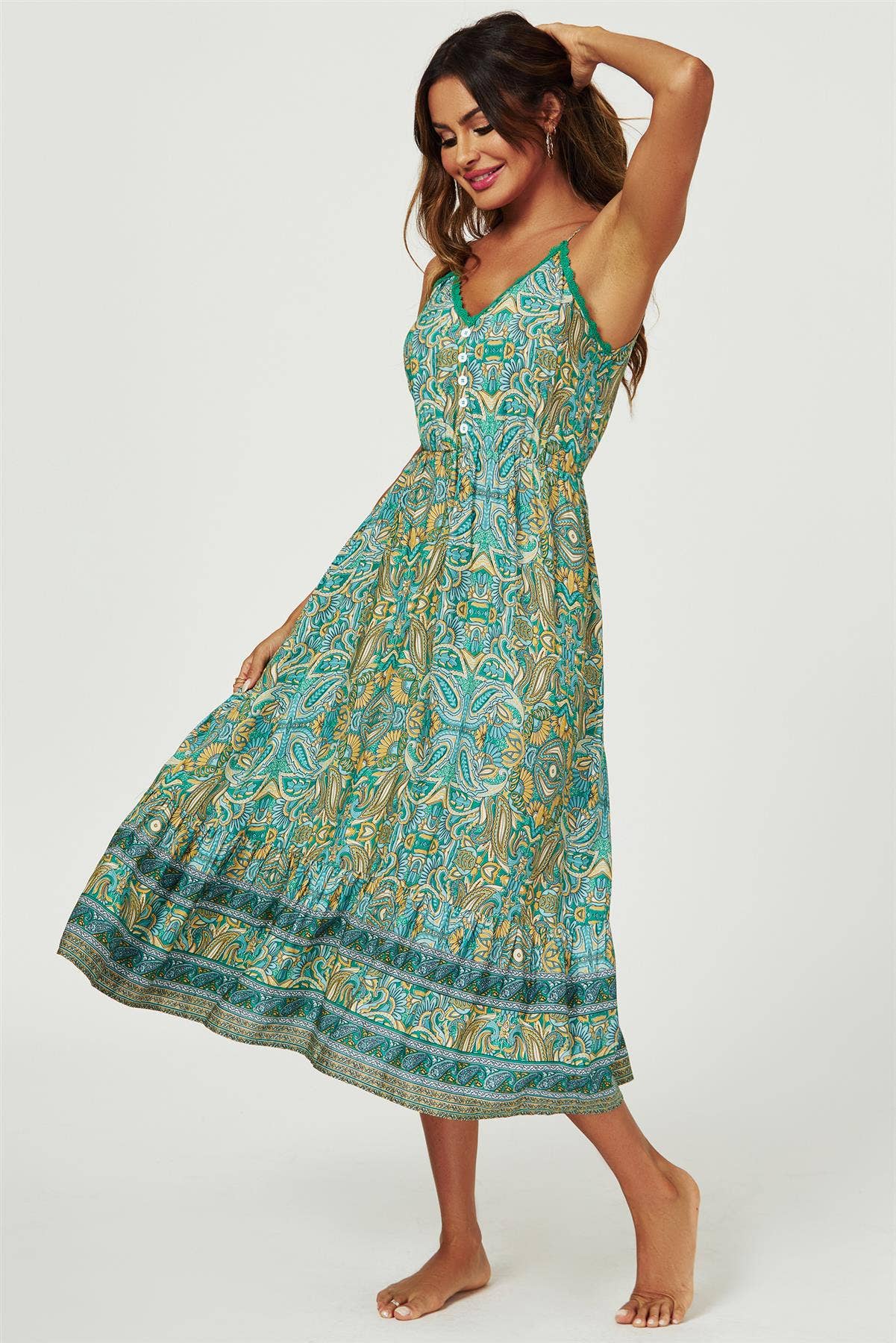 Vert Robe haute basse à bretelles avec détail en dentelle en vert en vente sur Faire2