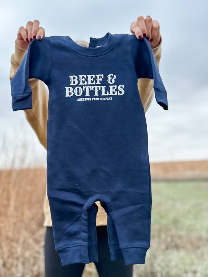 American Farm Company – Großhandel Strampler – Baby – Western-Babyvlies „Beef & Bottles“, einteilig