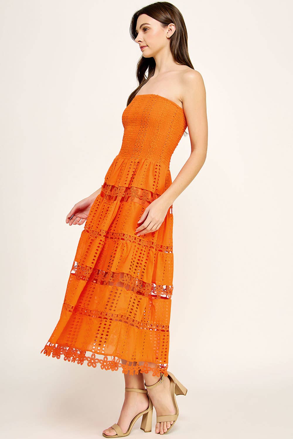 Strut & Bolt - Wholesale Jurk - Dames - Kanten kokerjurk met oogjes65