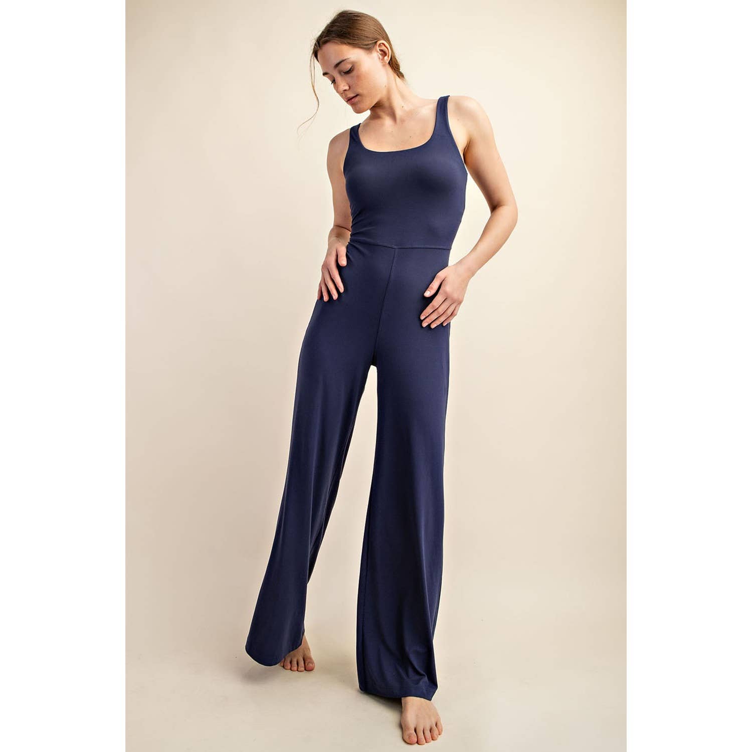 Rae Mode - Wholesale Jumpsuit - Dames - JUMPSUIT MET WIJDE PIJPEN VAN GERECYCLEDE BOTER29