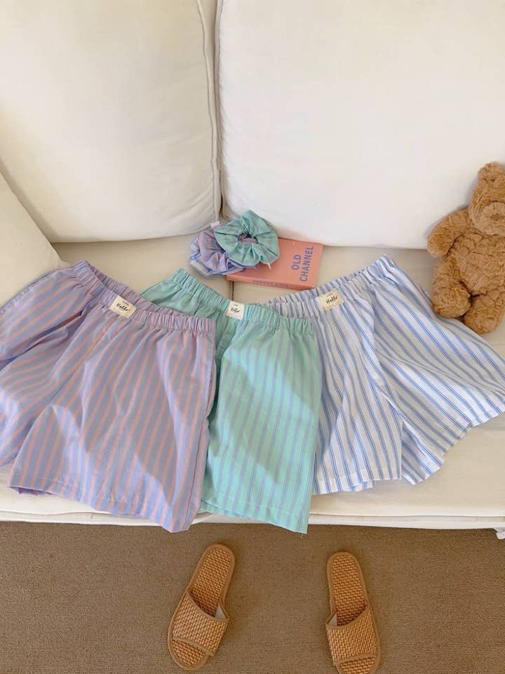 Rosa Clothing - Wholesale Lounge Shorts - Women's - Elastic waist striped Relaxed Pull-On boxer shorts3