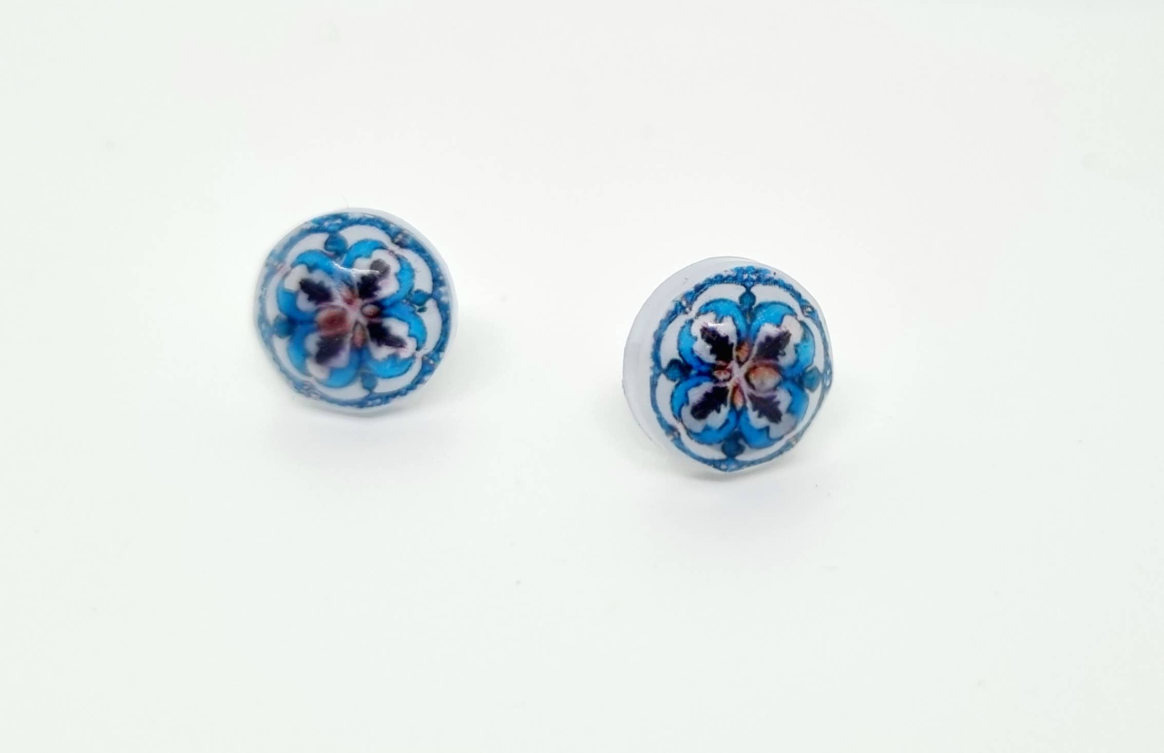 LUSO TILES JEWELRY - Vente Clous d'oreille - Petites boucles d’oreilles rondes en résine UV13
