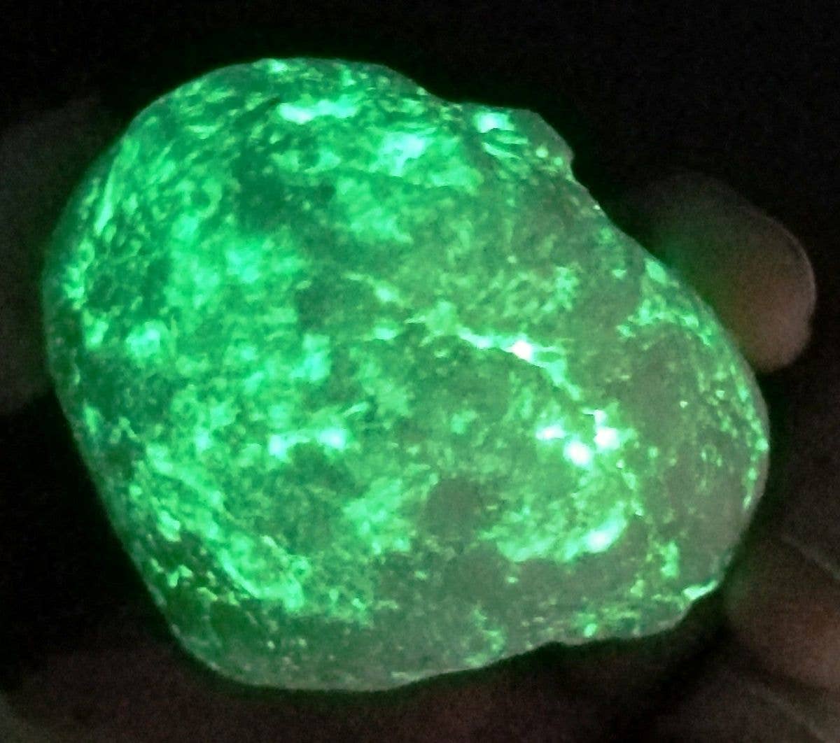 Elf Kendal Hippies - Wholesale Spiritual Stone/Crystal - glow geode 2-3cm glowing stone 0.8-1.2inch glow in the dark3