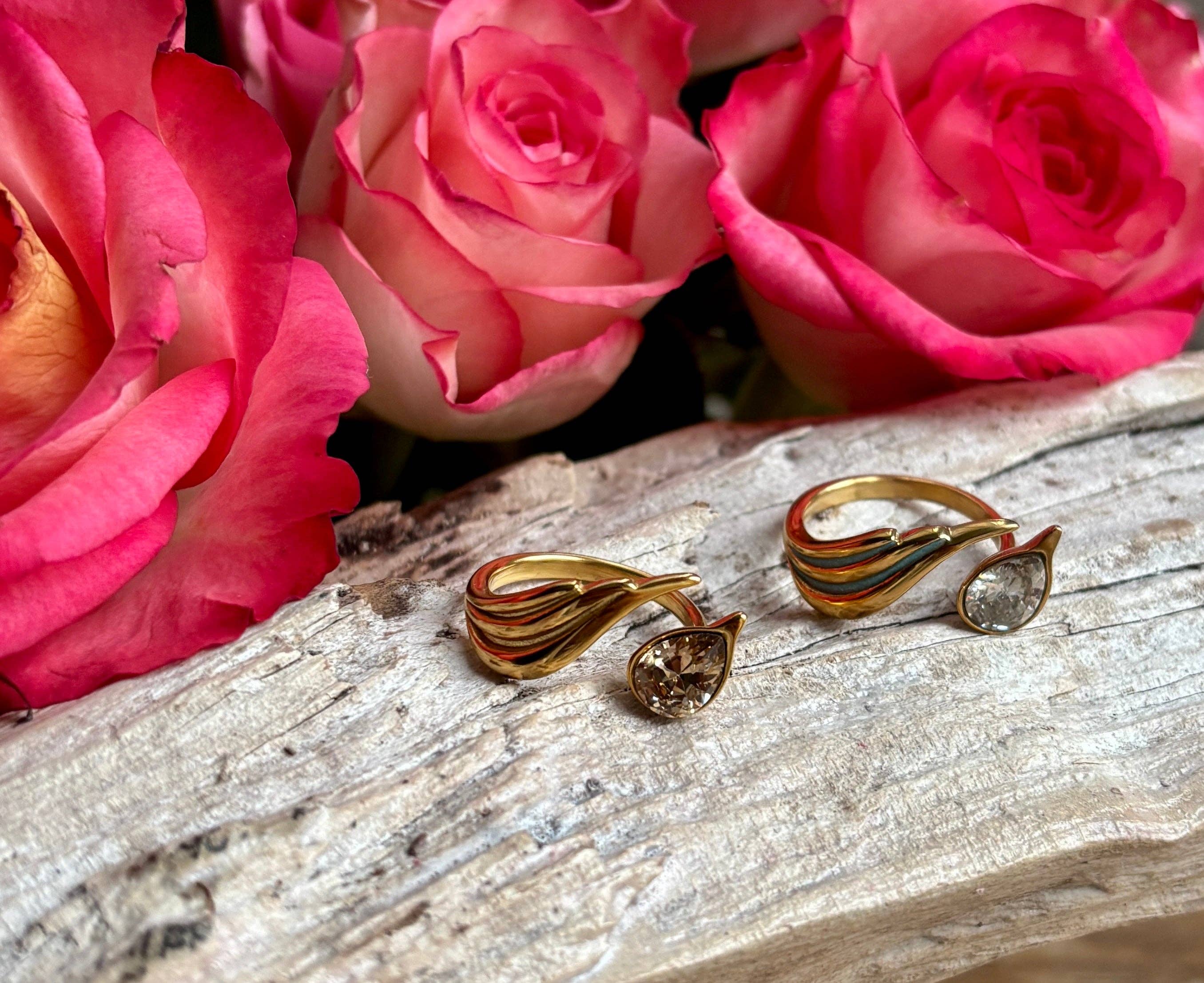 Ocean Ripples – wholesale Single stone/solitaire ring – 18ct Gold Plated Cubic Zirconia Open Top Leaf Ring - Available in Two Colours3