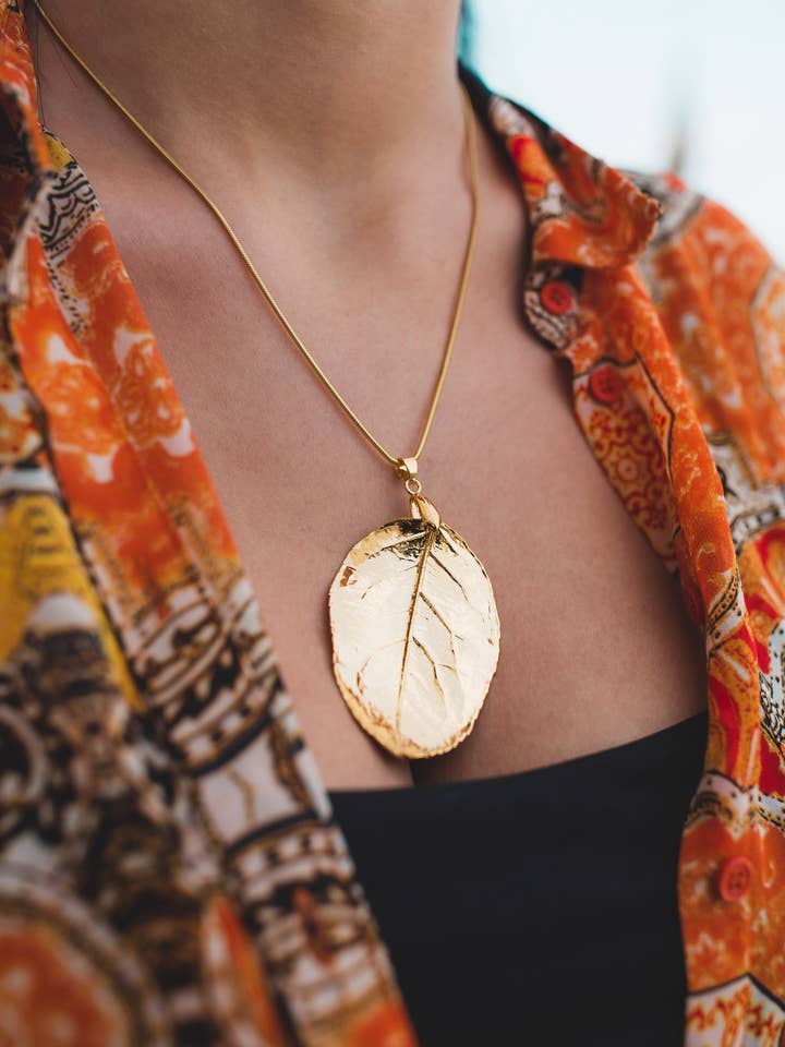 Collar Hoja de Rosa /Oro/energía en Joyería: Feminidad para venta al por mayor de Bulgarian Rose Magic