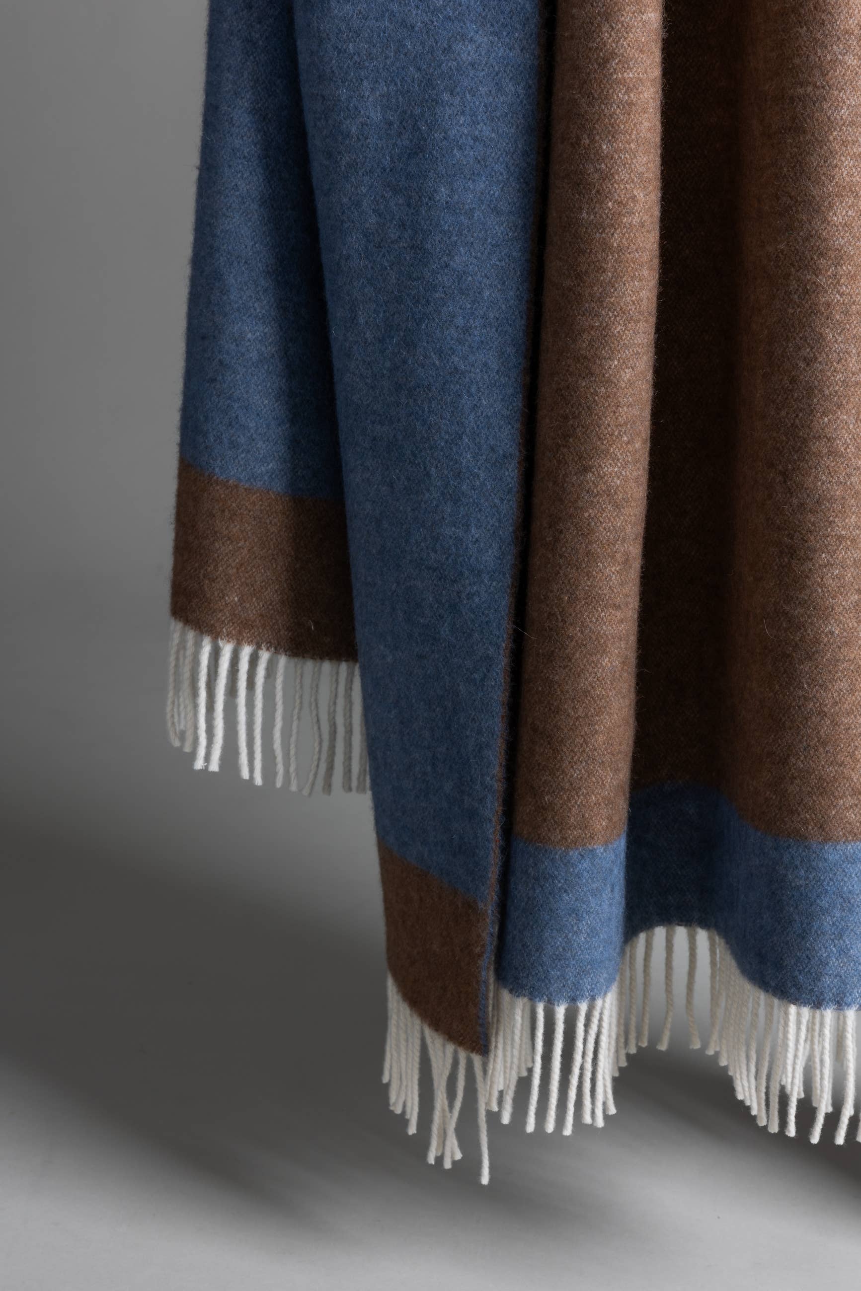 FEELUM homelinen by David Home srl - Wholesale Throw Blanket - TEOREMA plaid 15% cashmere 85% wool4