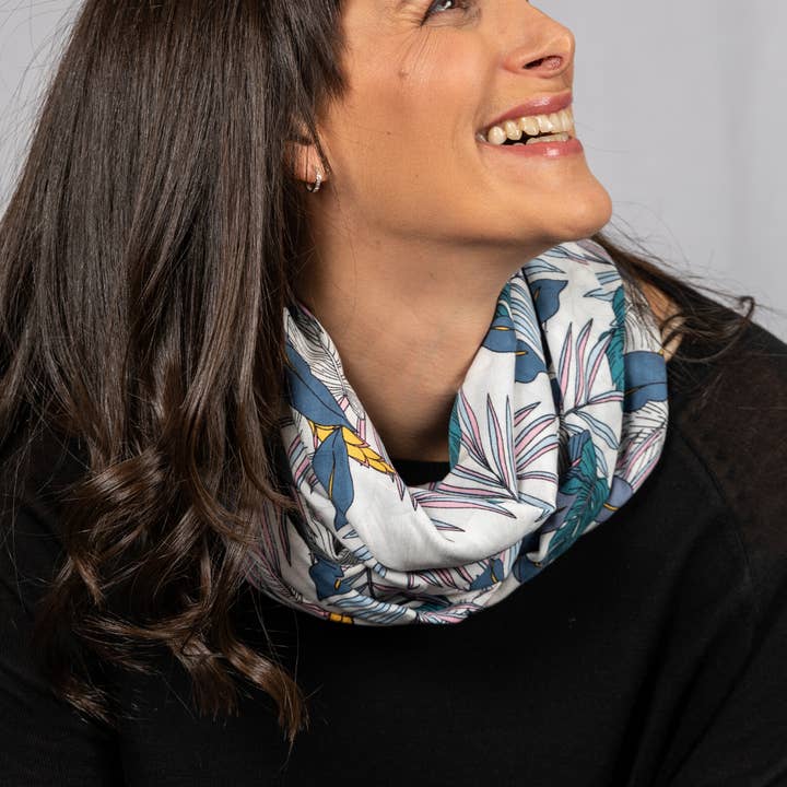 Pokète Inc - Wholesale Scarf - Women's - Gabrielle Hidden Pocket Scarf - Travel Scarf- Tropical White