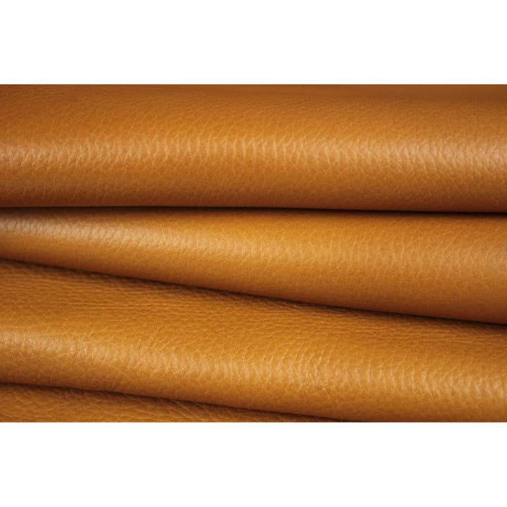 Collection en cuir BASCO, Finition mate semi-aniline pour la vente par Qaswara Leather