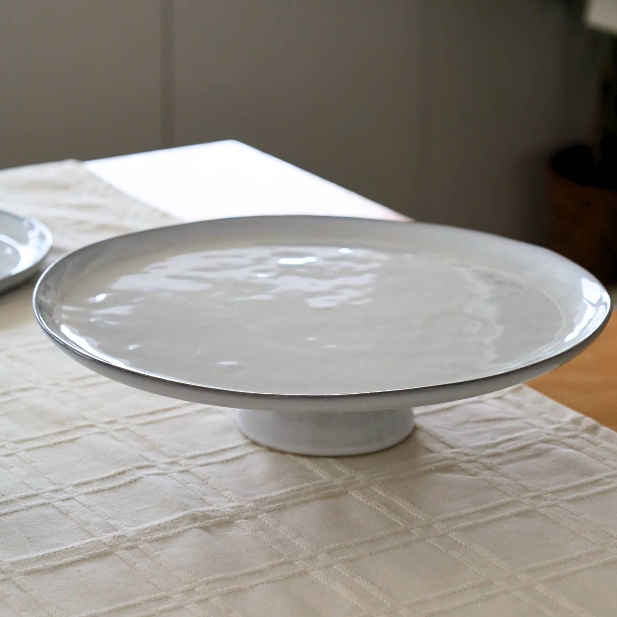 Nosse Ceramics - Wholesale Cake Stand - Cake Stand (32 cm) - Svelte Stone2